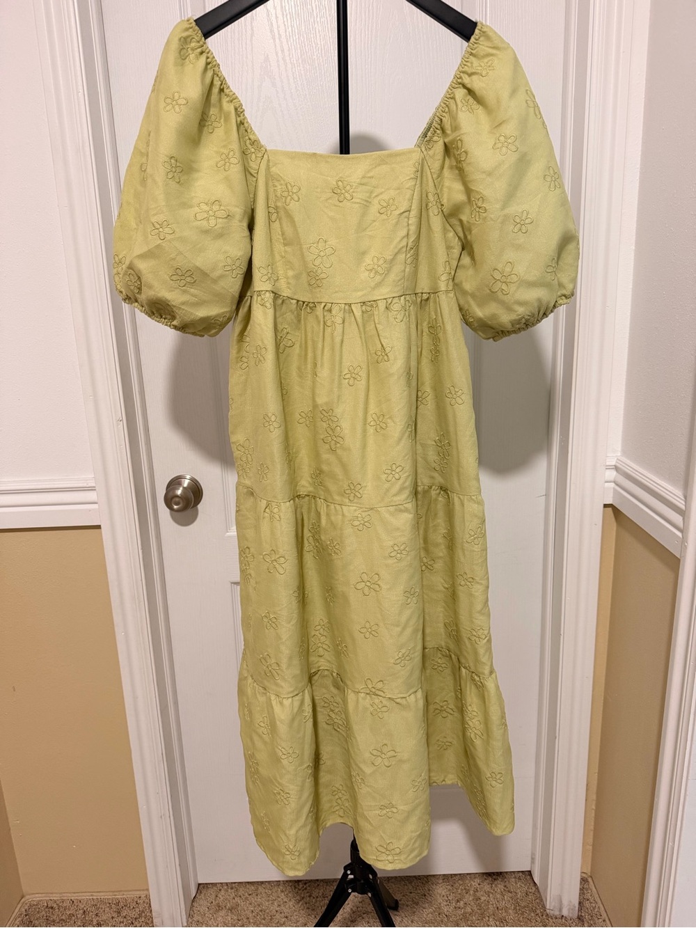 Baevely Green Embroidered Floral Tiered Midi Dress with Pockets - Size S